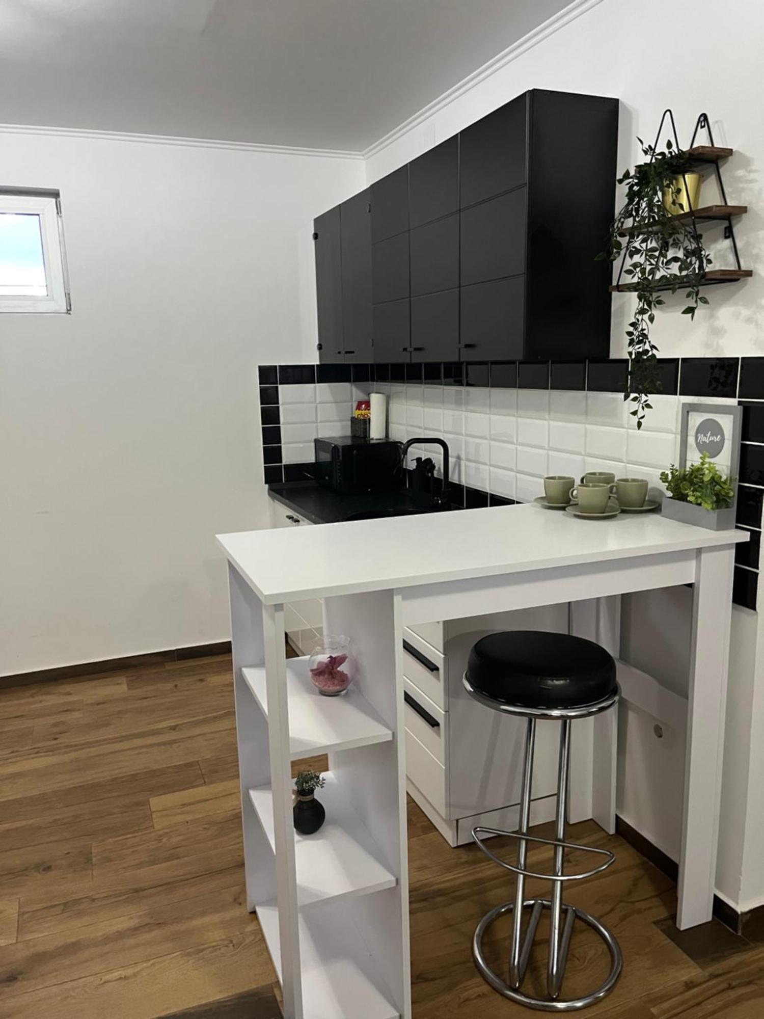 Airport Sky Apartments Lux ベオグラード エクステリア 写真