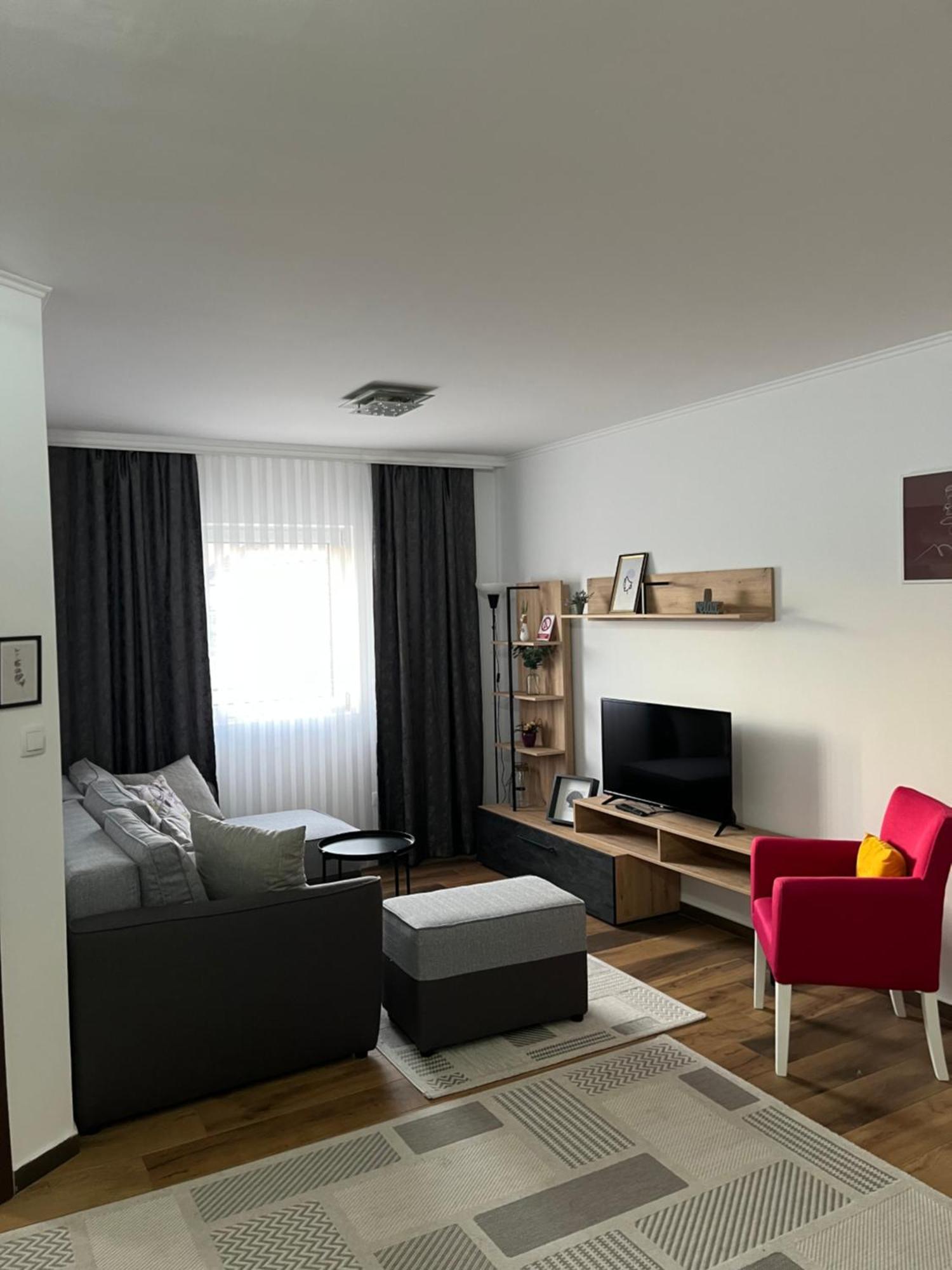 Airport Sky Apartments Lux ベオグラード エクステリア 写真